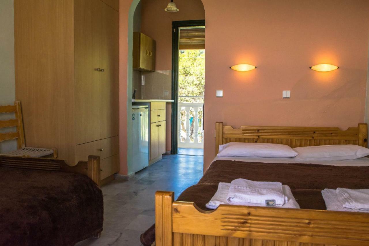 Nikos Studios Alykes Zakynthos Island Exterior photo